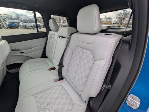 New 2026 Jeep Cherokee Overland AWD/4WD image 17