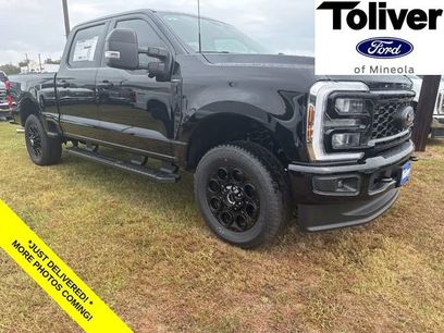 New 2026 Ford F250 Lariat w/ Black Appearance Package