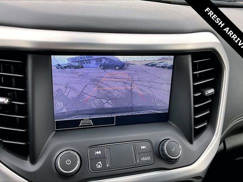 Used 2023 GMC Acadia SLE w/ Driver Convenience Package image 14