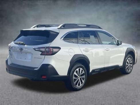 Used 2024 Subaru Outback Premium image 3