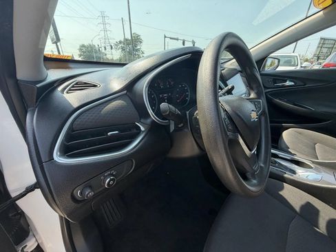Used 2019 Chevrolet Malibu LT FWD image 11