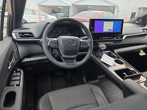 New 2026 Toyota Sienna Platinum AWD/4WD image 12