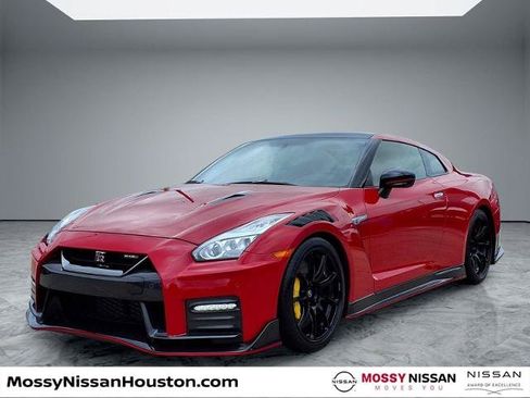 Certified 2023 Nissan GT-R NISMO w/ Floor Mat Package AWD/4WD image 4