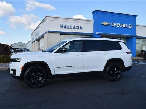 Used 2023 Jeep Grand Cherokee L Laredo image 8