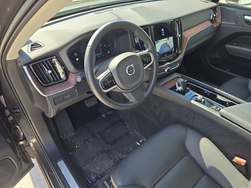 Certified 2023 Volvo XC60 B5 Plus image 19