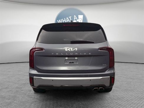 Used 2024 Kia Telluride S w/ S Sunroof Package image 5