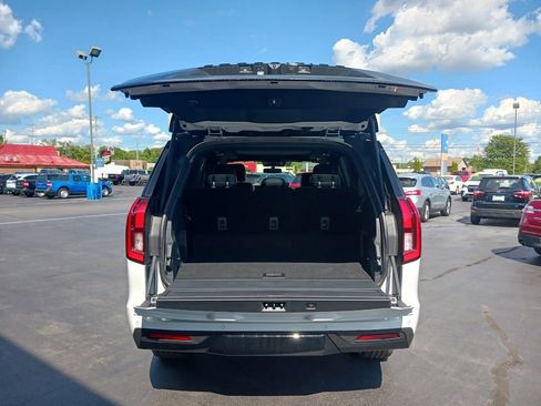 New 2025 Ford Expedition Platinum w/ Stealth Performance Package image 10