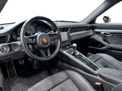Used 2018 Porsche 911 GT3 RWD image 10
