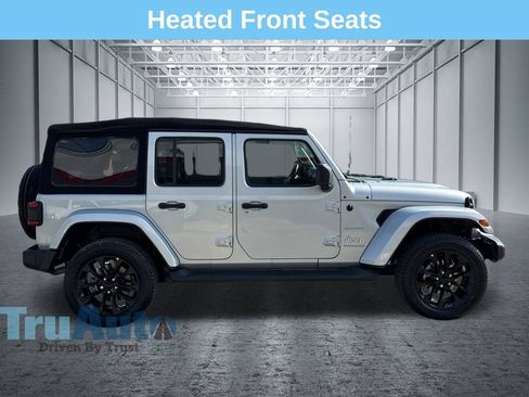 Used 2023 Jeep Wrangler Unlimited Sahara w/ Cold Weather Group AWD/4WD image 9