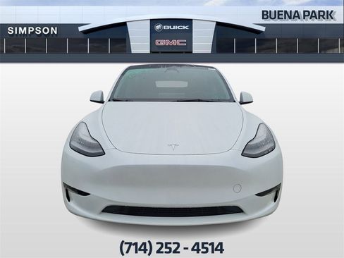 Used 2023 Tesla Model Y Long Range image 3