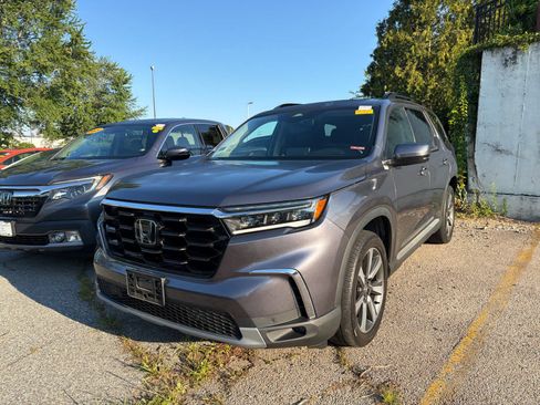 Used 2024 Honda Pilot Touring image 7