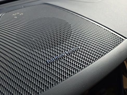 Certified 2023 Volvo XC60 T8 Ultimate w/ Protection Package Premier image 27