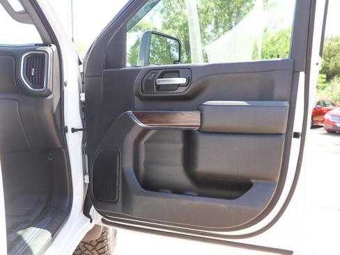 Used 2022 GMC Sierra 3500 SLT w/ X31 Off-Road Package AWD/4WD image 12