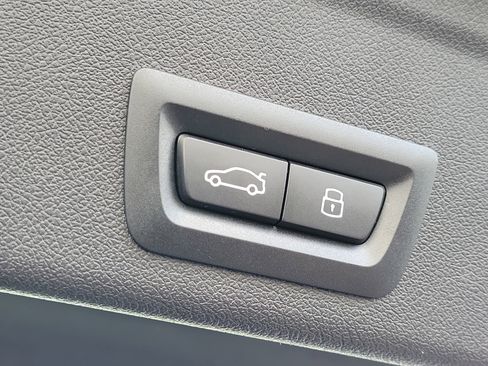 Used 2026 BMW X6 xDrive40i image 9