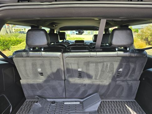 Used 2024 Jeep Wagoneer Series II w/ Flexible Seating Group RWD image 35