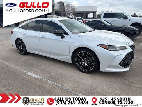 Used 2019 Toyota Avalon Touring image 2