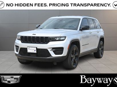 Used 2023 Jeep Grand Cherokee Altitude