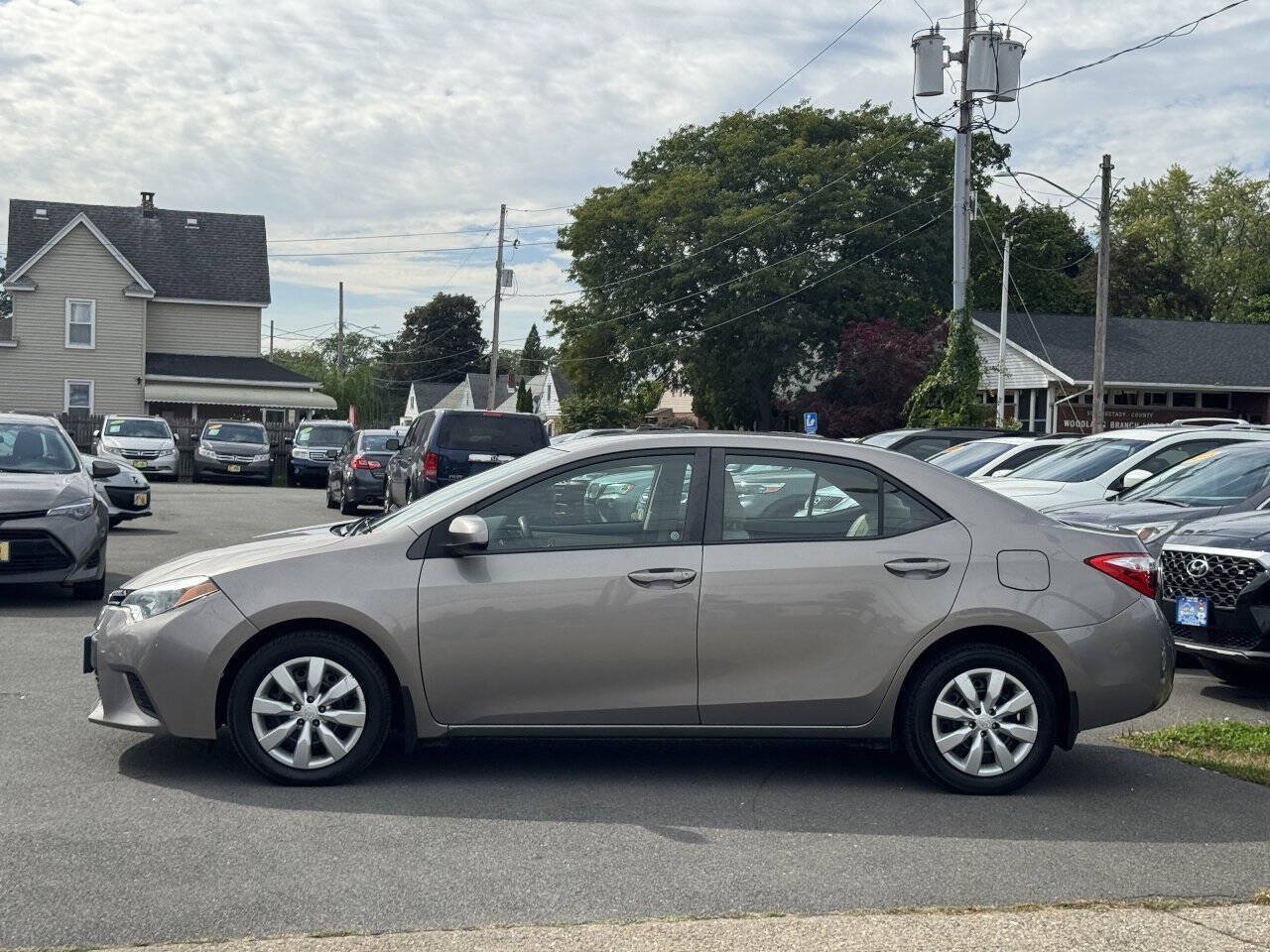 Used 2014 Toyota Corolla LE FWD image 4