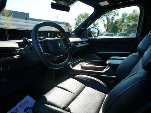 Used 2025 Lincoln Navigator L Black Label image 12