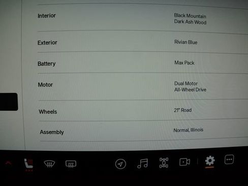 Used 2023 Rivian R1T Adventure image 10