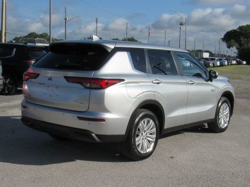 New 2025 Mitsubishi Outlander ES AWD/4WD image 3