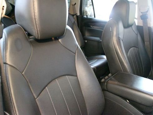 Used 2017 Buick Enclave Leather AWD/4WD image 11