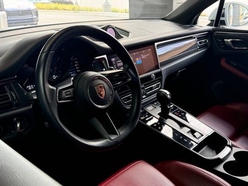 Certified 2024 Porsche Macan GTS AWD/4WD image 4