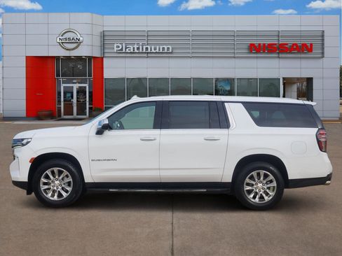 Used 2023 Chevrolet Suburban Premier RWD image 4