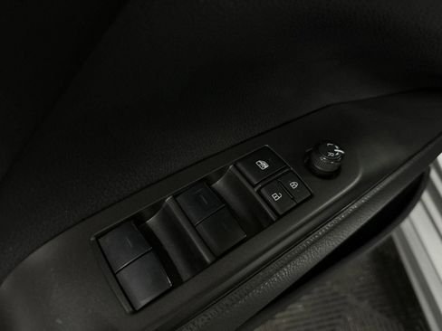 Used 2023 Toyota Camry SE image 19