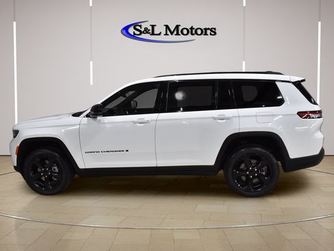 Used 2024 Jeep Grand Cherokee L Altitude AWD/4WD image 4