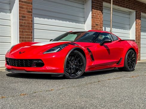 Used 2019 Chevrolet Corvette Grand Sport image 2