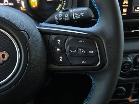 Used 2024 Jeep Wrangler Unlimited Rubicon 4xe w/ Convenience Group AWD/4WD image 23