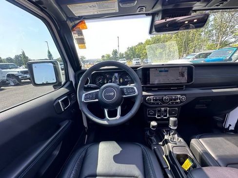 Used 2024 Jeep Wrangler High Altitude AWD/4WD image 16
