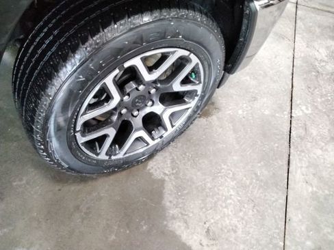 Used 2025 RAM 1500 Laramie image 17