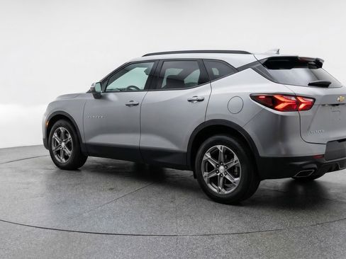 Used 2025 Chevrolet Blazer LT FWD image 6