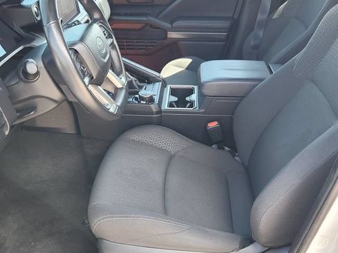 Used 2025 Toyota 4Runner SR5 AWD/4WD image 12