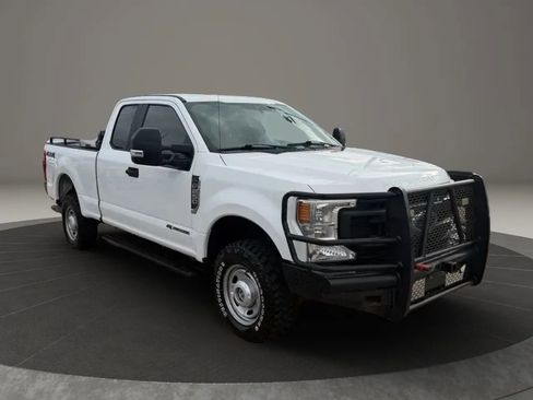 Used 2020 Ford F250 XL w/ Power Equipment Group AWD/4WD image 3