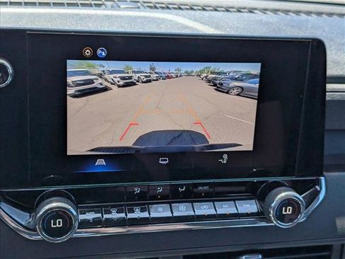 Used 2025 Chevrolet Colorado Trail Boss AWD/4WD image 19