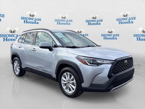 Used 2022 Toyota Corolla Cross LE AWD/4WD image 10