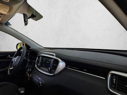 Used 2019 Kia Sorento LX image 22