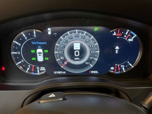 Used 2020 Cadillac Escalade ESV Premium Luxury AWD/4WD image 18