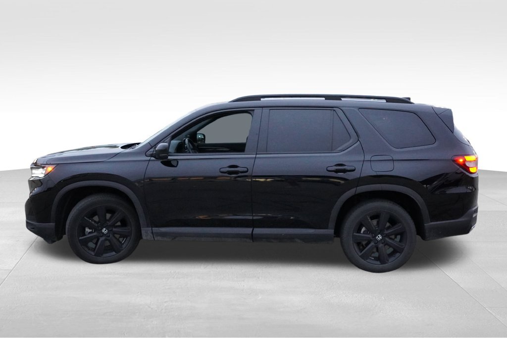 Used 2025 Honda Pilot Black Edition image 9