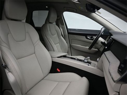 Used 2022 Volvo XC60 B6 Inscription w/ Advanced Package image 13