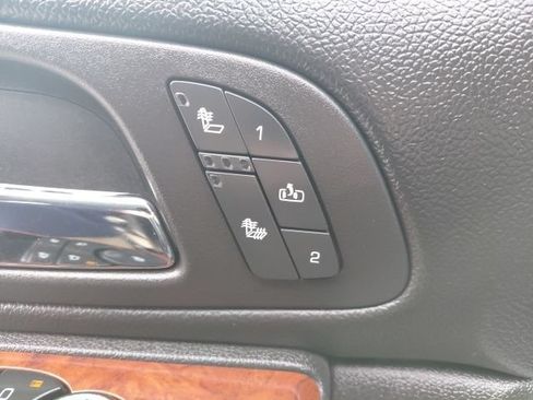 Used 2012 Chevrolet Suburban LT w/ Luxury Package AWD/4WD image 16