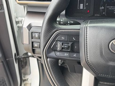 Used 2025 Toyota 4Runner SR5 AWD/4WD image 24