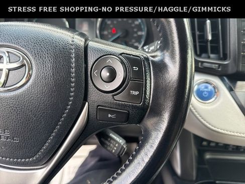 Used 2016 Toyota RAV4 Limited image 26