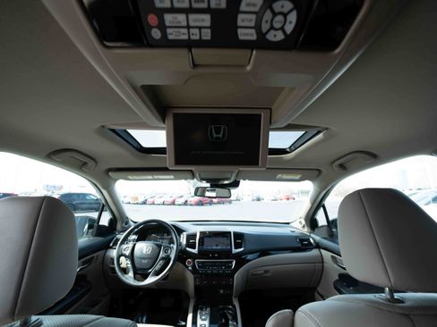 Used 2017 Honda Pilot Elite image 23