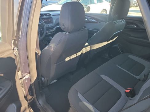 Used 2021 Chevrolet TrailBlazer LS FWD image 9