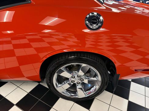 Used 2010 Dodge Challenger R/T RWD image 12