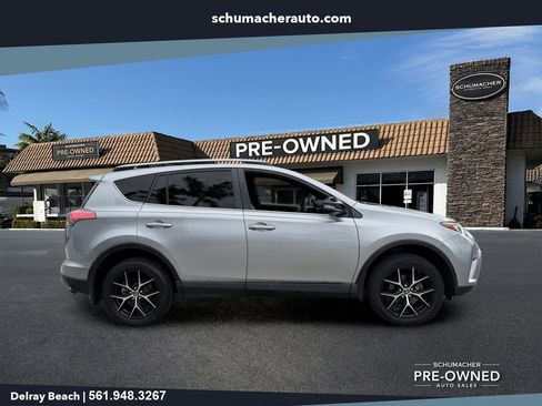 Used 2018 Toyota RAV4 SE w/ Power Extra Value Package AWD/4WD image 8